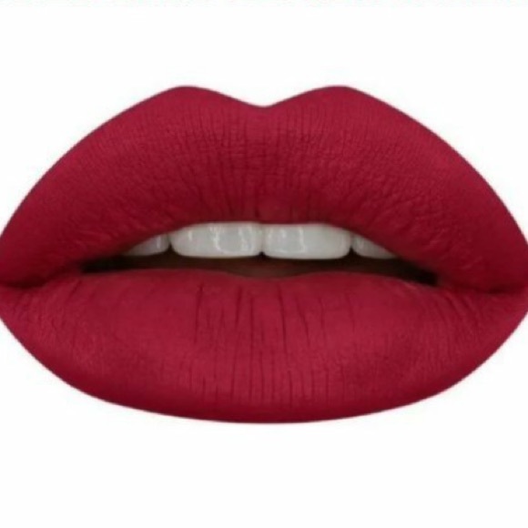 🌙💕Heartbreaker Huda Beauty Lip Liner - Picture 6 of 10